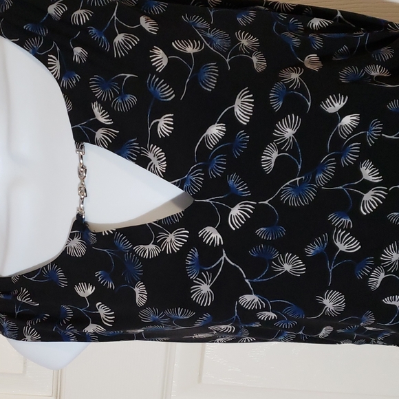 White House Black Market sleevless top - Picture 3 of 9